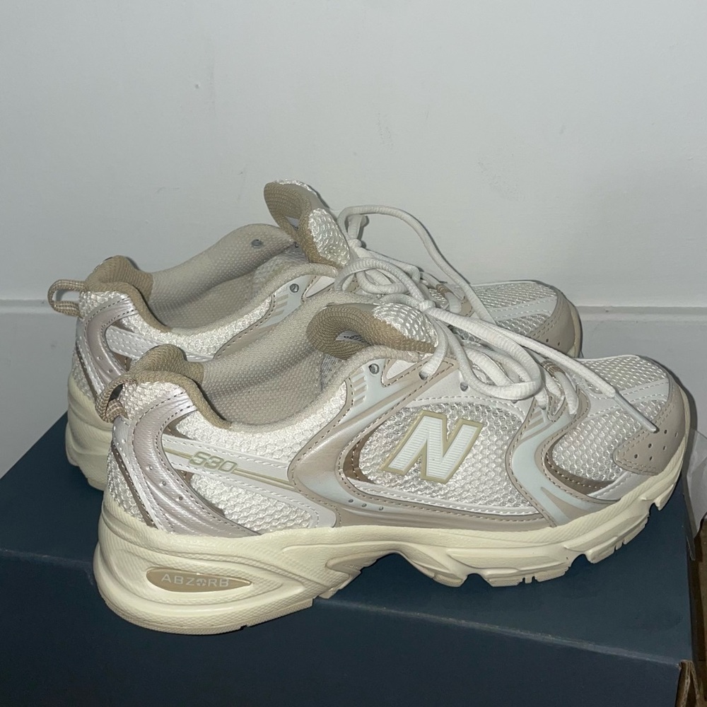 New Balance 530 sneaker Womens 6.5/ mens 5